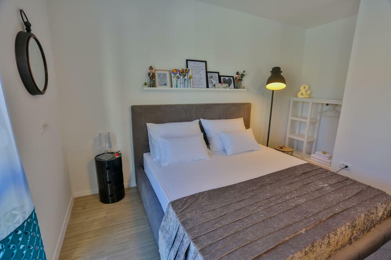 Luxury Urban Villa Apartments With Jacuzzi Split Luaran gambar